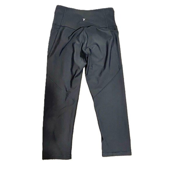 Women’s Black High-Waisted PowerSoft Crop Pocket Leggings - Picture 2 of 4